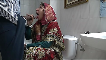 A horny Turkish muslim wife meets with a black immigrant in public toilet